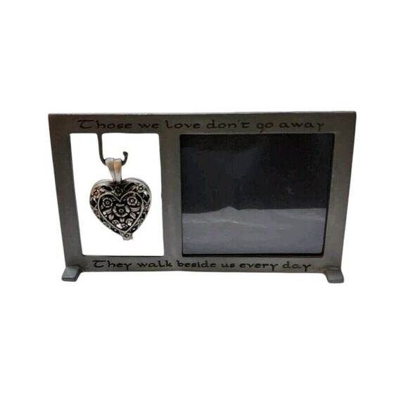 Always In My Heart Memorial Heart Ash Holder Locket Dangle 3x5 Photo Frame - Picture 1 of 6